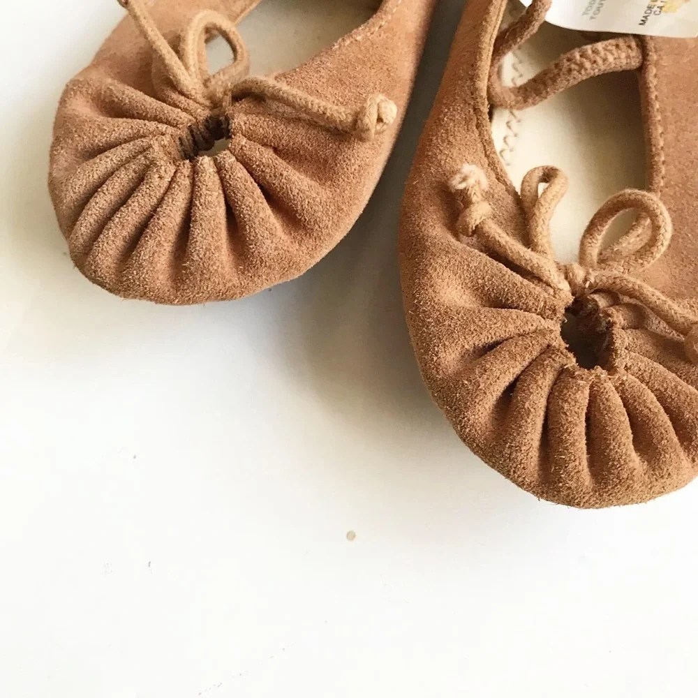 Babygap NWT suede donut toe flats size 5